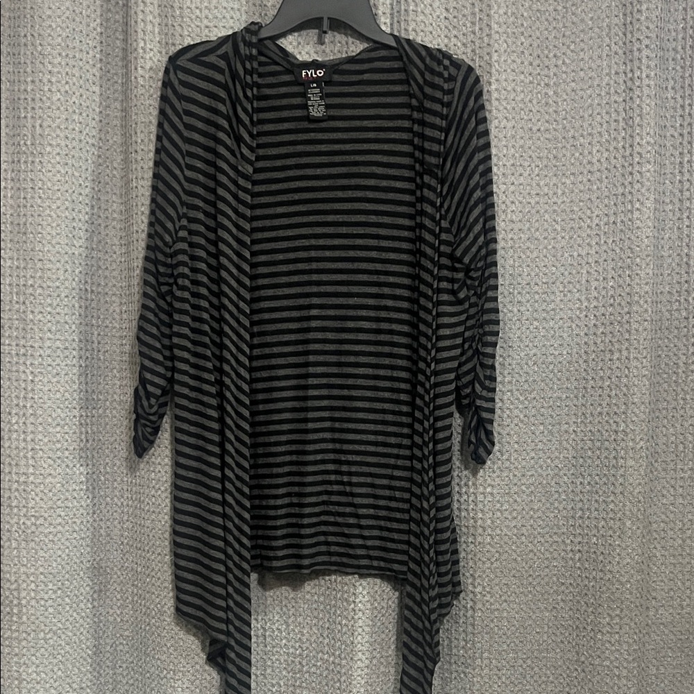 Black and Gray long cardigan, with hood. 🖤✔️